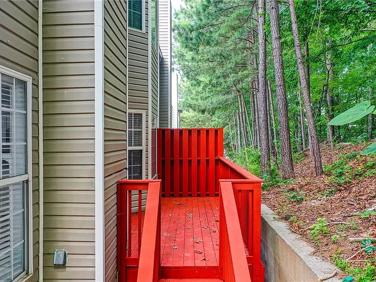 2470 Stonegate Dr NW — Photo 13
