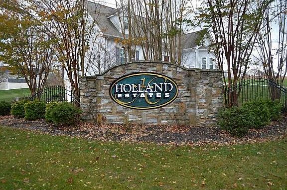 2nd image of 238 Holland View Dr