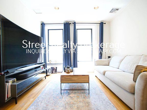 3rd image of 119 W 69th St APT 4A