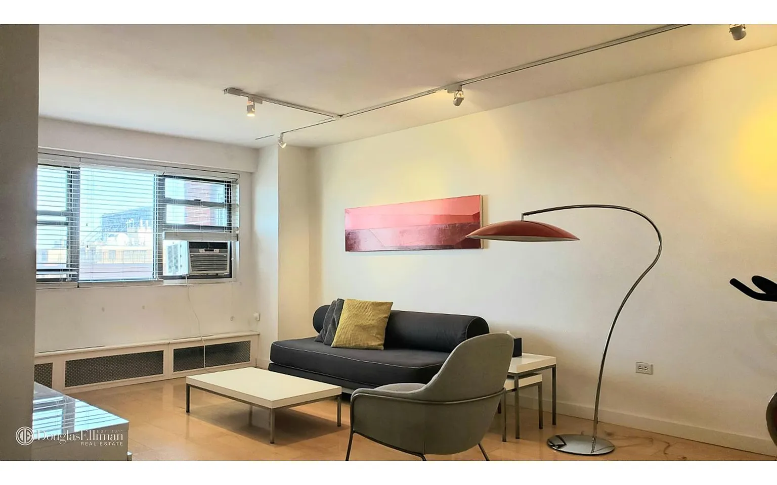 195 Adams St APT 17F photo 1