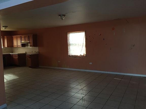 3rd image of 566 Elwood Ave