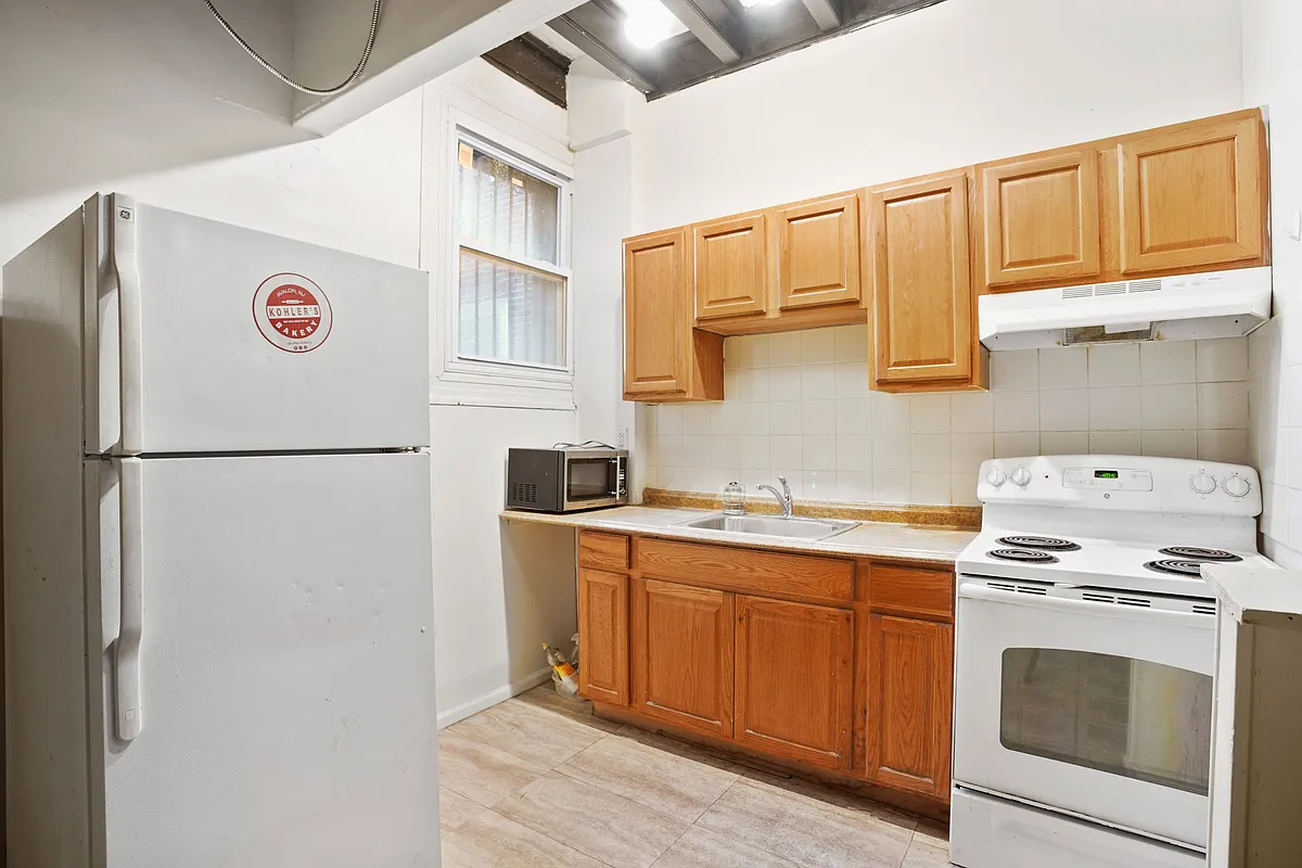 Building Photo - 1709 W Montgomery Ave #A