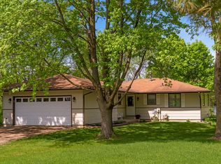 5451 Pinewood Dr, Carver, MN 55315