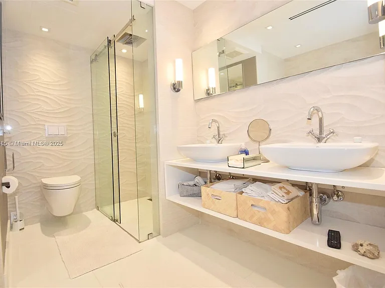 2301 Collins Ave #815/814 — Photo 21