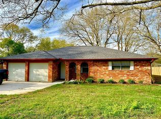 4711 E 29th St, Dickinson, TX 77539