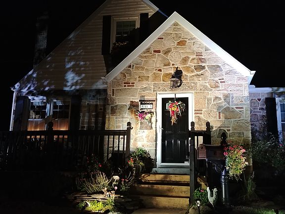 2nd image of 503 E 9th St