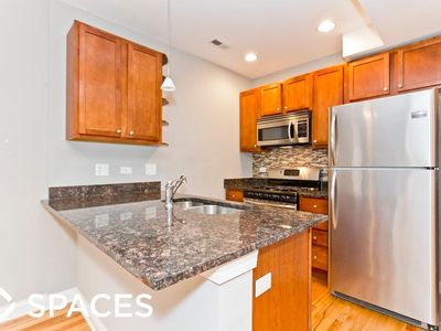 1634 W Grace St #1, Chicago, IL, 60613