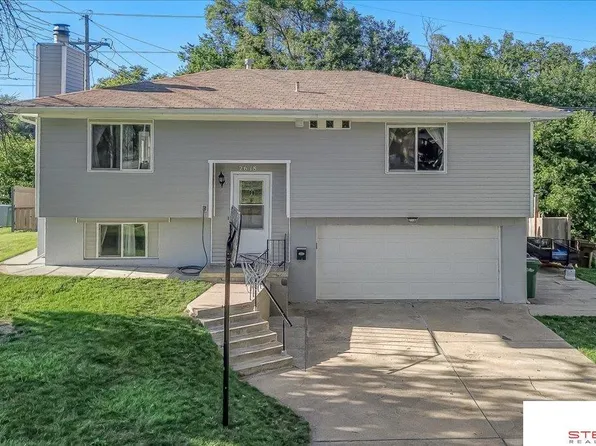 2618 Gindy Dr, Bellevue, NE 68147