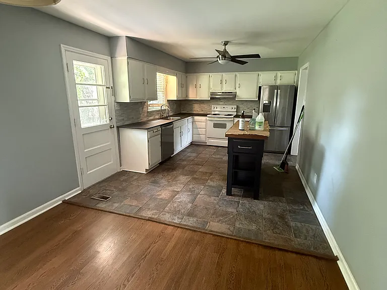 3316 Crown Crest Rd — Photo 9