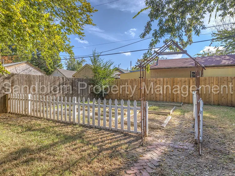1135 S Birmingham Pl — Photo 24