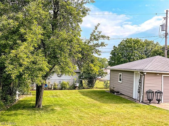 3rd image of 9204 Malvern Dr