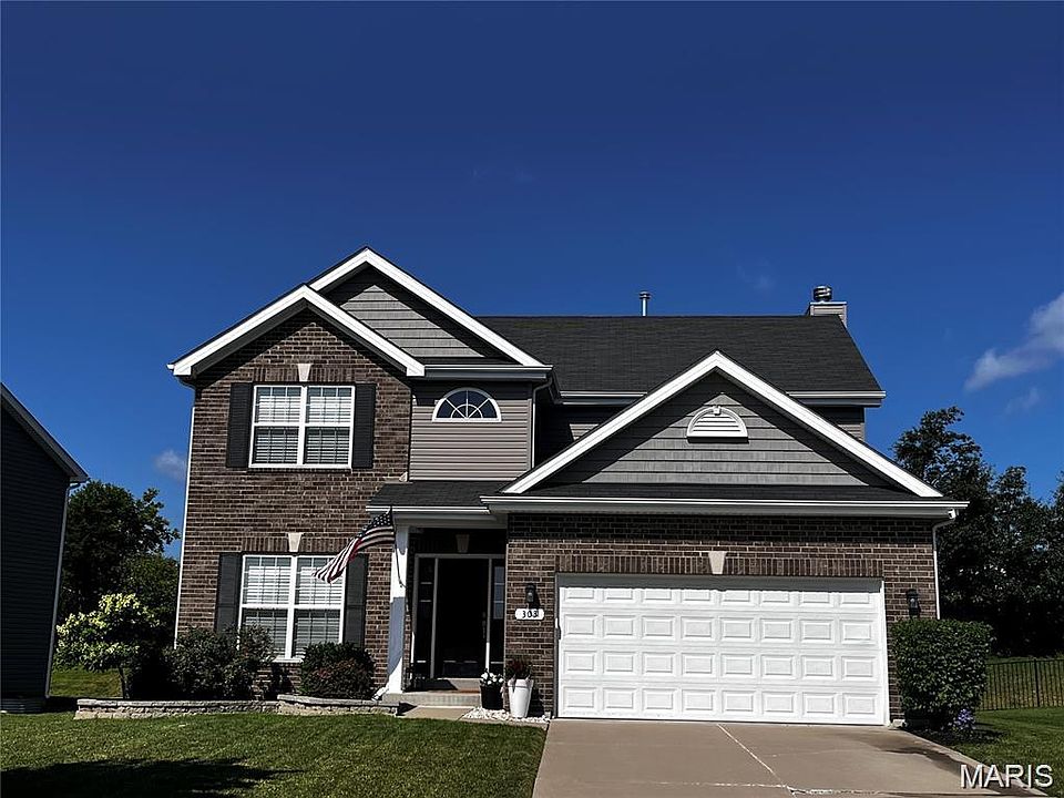1st image of 303 Hidden Bluffs Ct