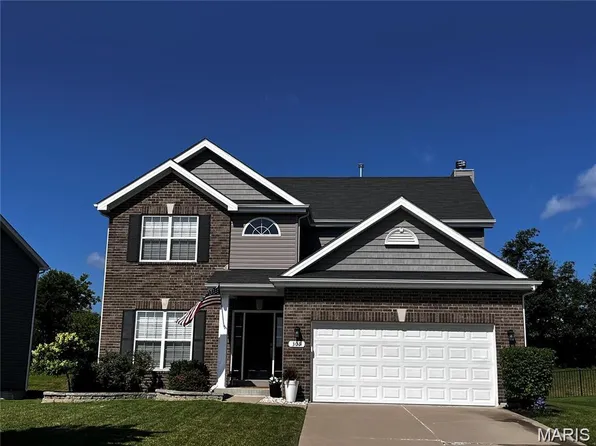 303 Hidden Bluffs Ct, Lake Saint Louis, MO 63367