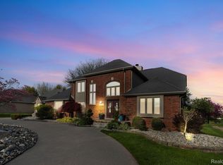 47352 Dove Ct, Shelby Township, MI 48315