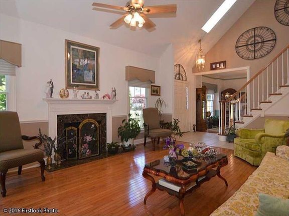 2nd image of 45 Fieldstone Dr
