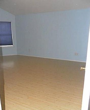 5th image of 2821 Creek Valley Dr