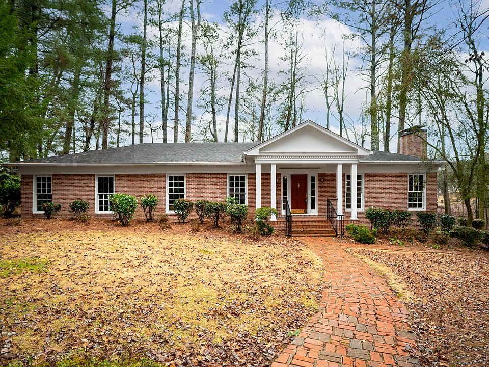 1st image of 302 Brookwood Ln