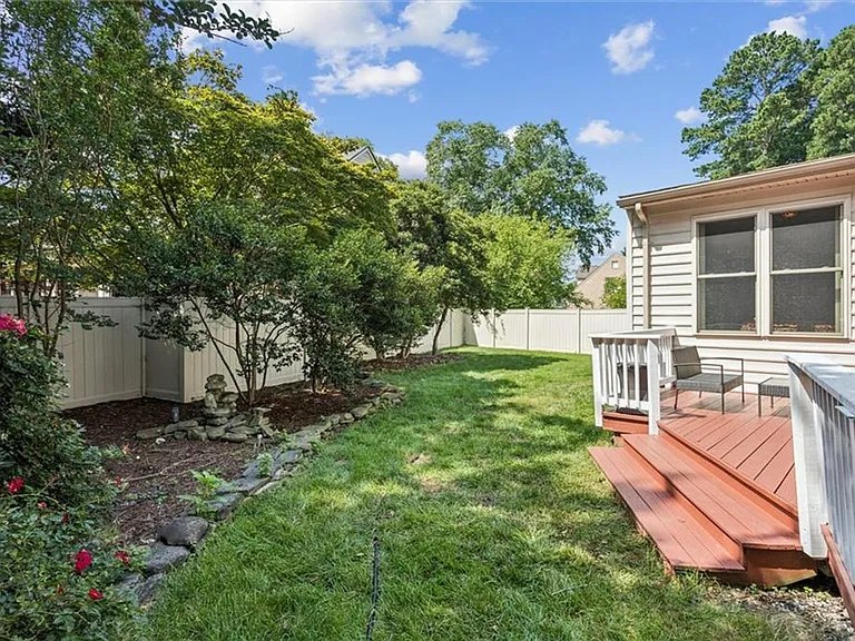 112 Jesse St — Photo 45