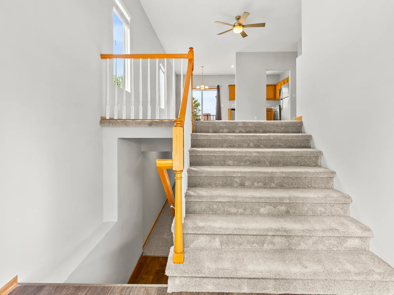 3 bed, 1598 sqft, $1,900 — Photo 2
