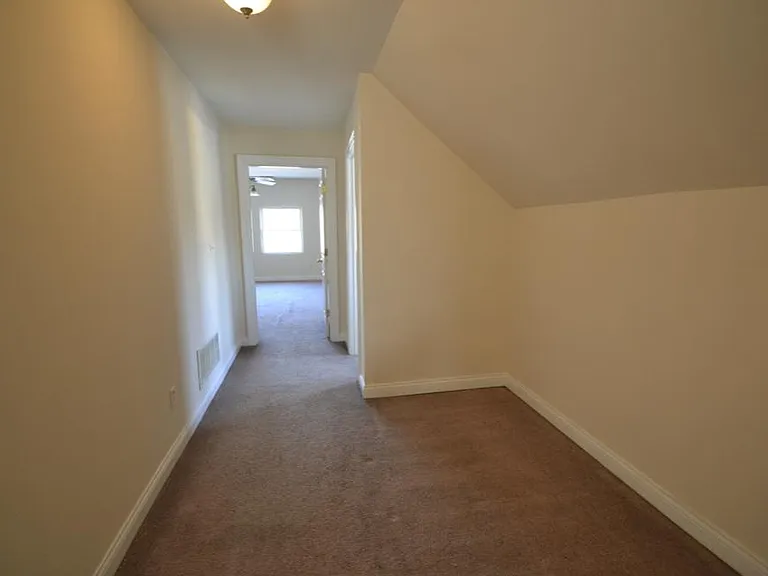 2542 Reading Rd #2 — Photo 11