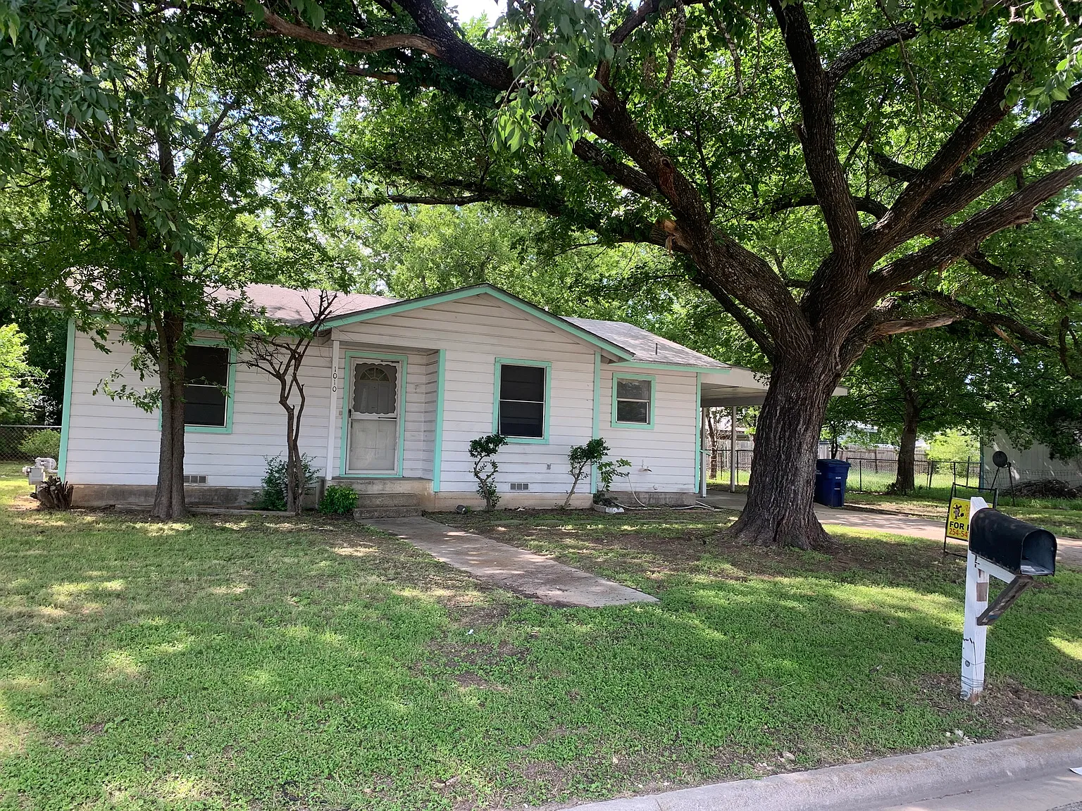 3 bed, 1018 sqft, $995 — Photo 2
