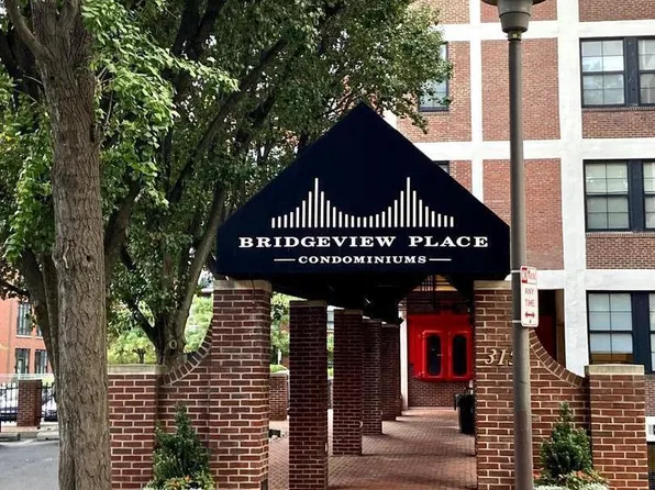 315 New St APT 613, Philadelphia, PA 19106