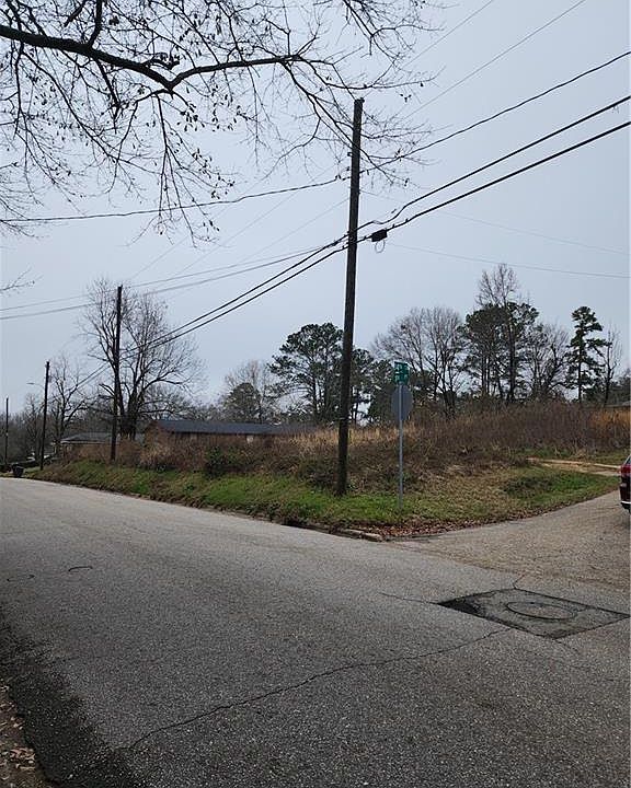 2nd image of 1422 1st Pl S