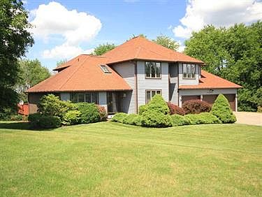 2nd image of 117 Crestwood Dr