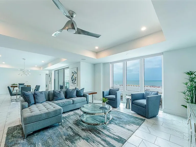 15 Avalon St #401 — Photo 6