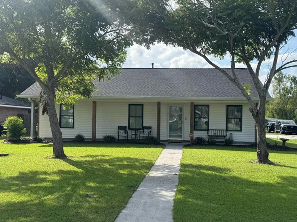 200 Plantation Dr, Bourg, LA 70343