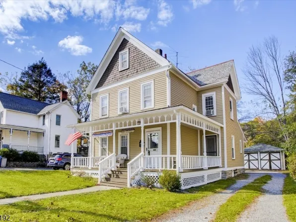 22 Woodside Ave, Newton Town, NJ 07860
