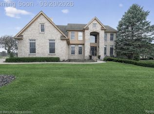 480 Nairn Cir, Highland, MI 48357