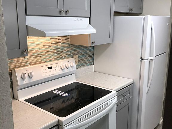 5th image of 5818 Fairfield Ave S #3