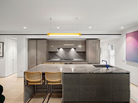 3rd image of 37B Crosby St APT 1