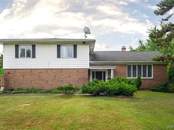 66 Four Seasons Rd W, Buffalo, NY 14226