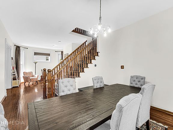 DiningRoom