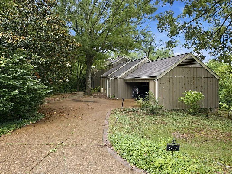 5612 Stanford Ct — Photo 2