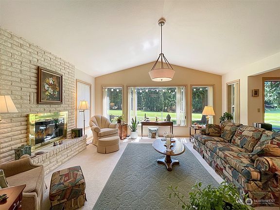 5th image of 192 Fairway Drive #27