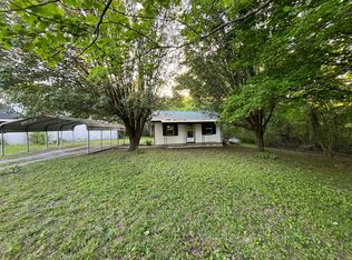 1165 Natural Bridge Rd, Waynesboro, TN 38485