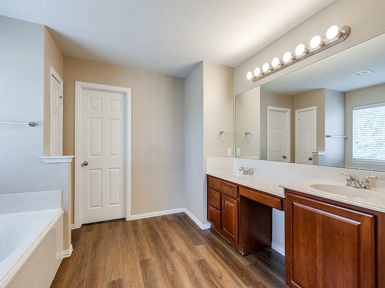 3808 Oakhurst Ln — Photo 16