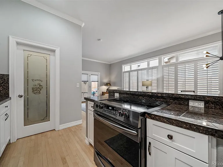 257 S Jackson St #A — Photo 14