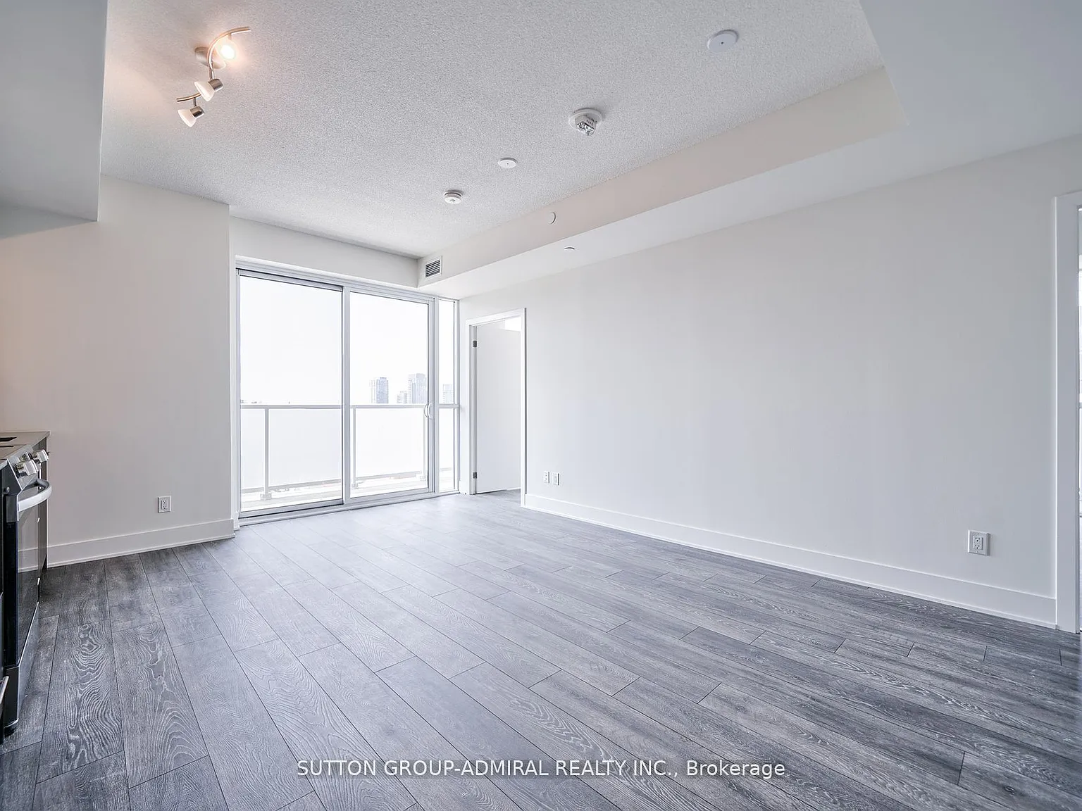 2 bed, $2,800 — Photo 4