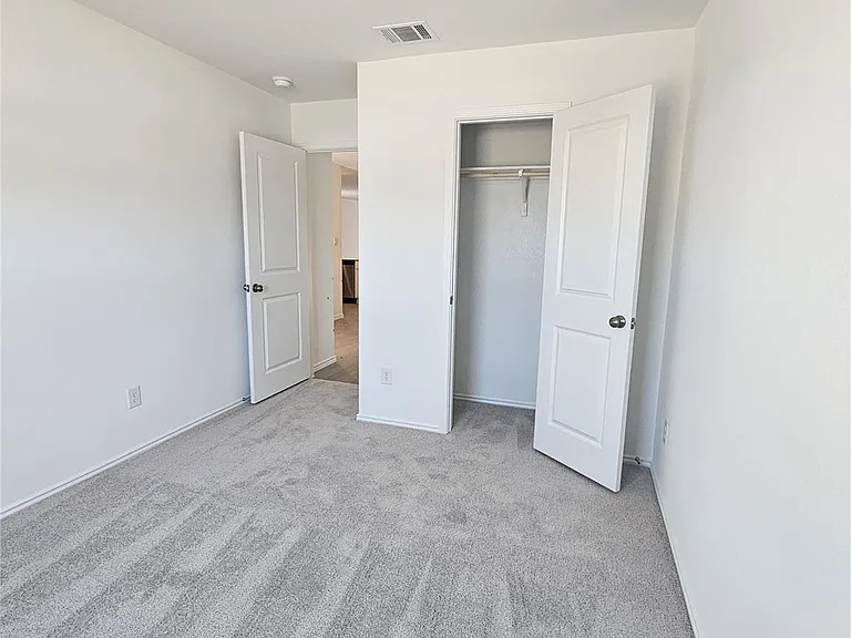 2304 Blizzard Dr — Photo 12