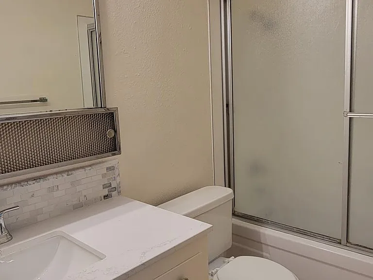 1402 Drake Dr #A — Photo 15