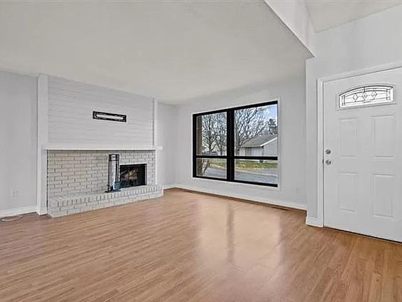 3rd image of 12792 W 108th Ter