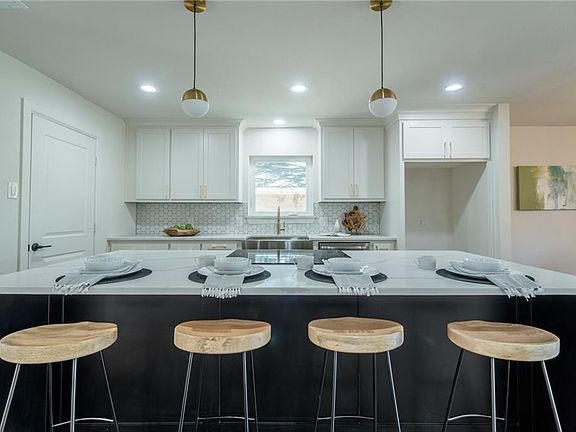 4th image of 2464 El Cerrito Dr