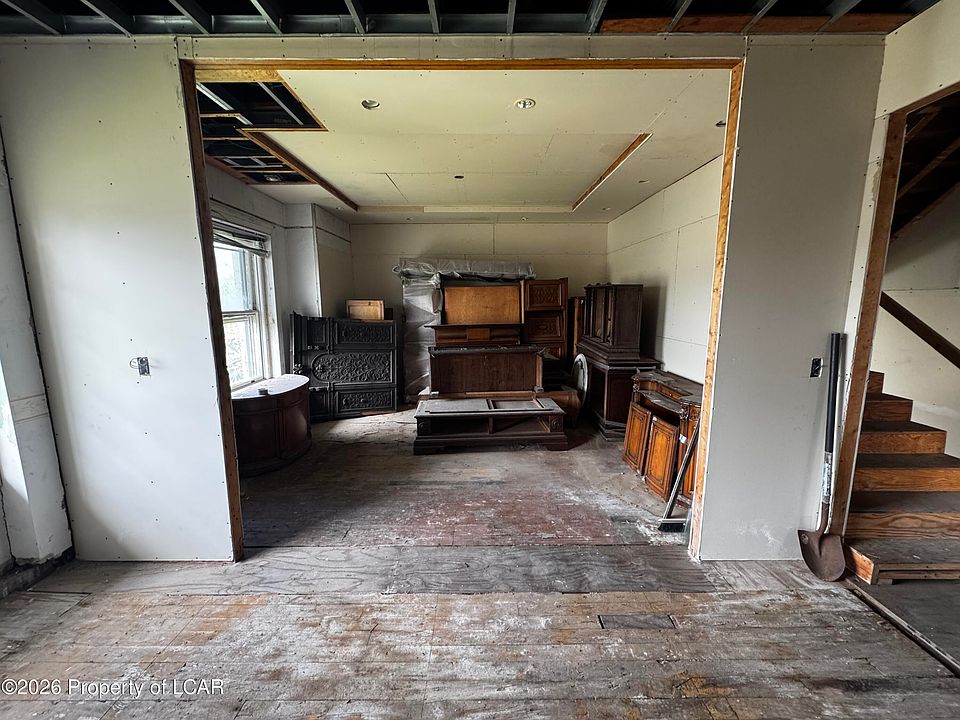 16th image of 1021 Richmont St