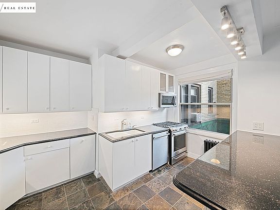 5th image of 315 E 68th St #3P