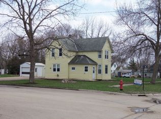868 6th St, Hancock, MN 56244