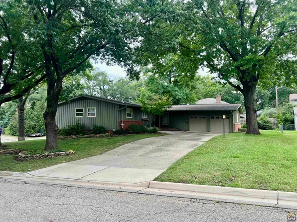 2860 SW Plass Ave, Topeka, KS 66611